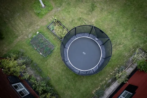 Orbit Stellar Rund med skyddsnät och kraftigt kantskydd med knife-coat vinyl ovanifrån.